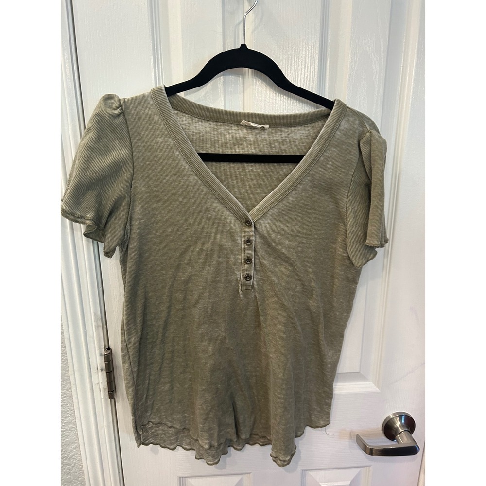Jane and Delancey Henley Top Green Puff Sleeve Lettuce Hem Ribbed Knit Shirt S